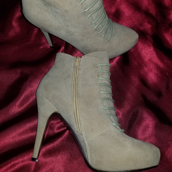 Charlotte Russe Nude Booties - Picture 2 of 4